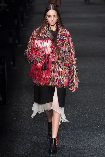 Look 7